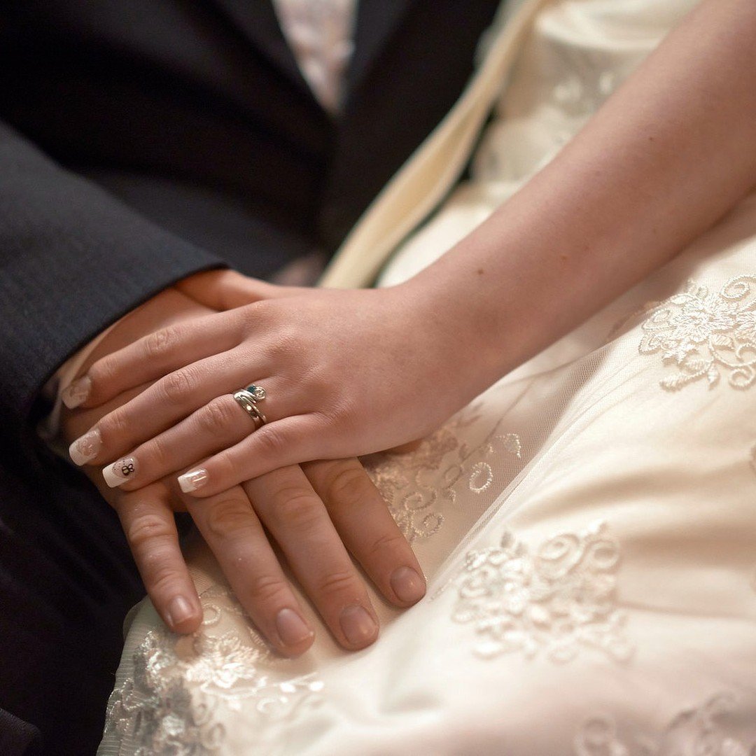 Zack & Emily's wedding: bride, groom 

#wedding #weddings #weddingphotography #weddingphotography #weddingphotographer #bride #groom #hands